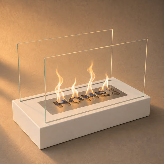 Hvid fritstående Biopejs HOME med realistisk flamme i varmt golden hour-lys