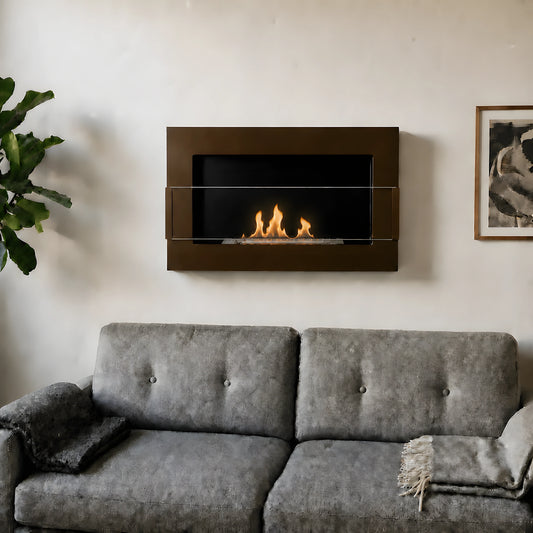 Brun biopejs til væg 650x400 over grå sofa i moderne stue