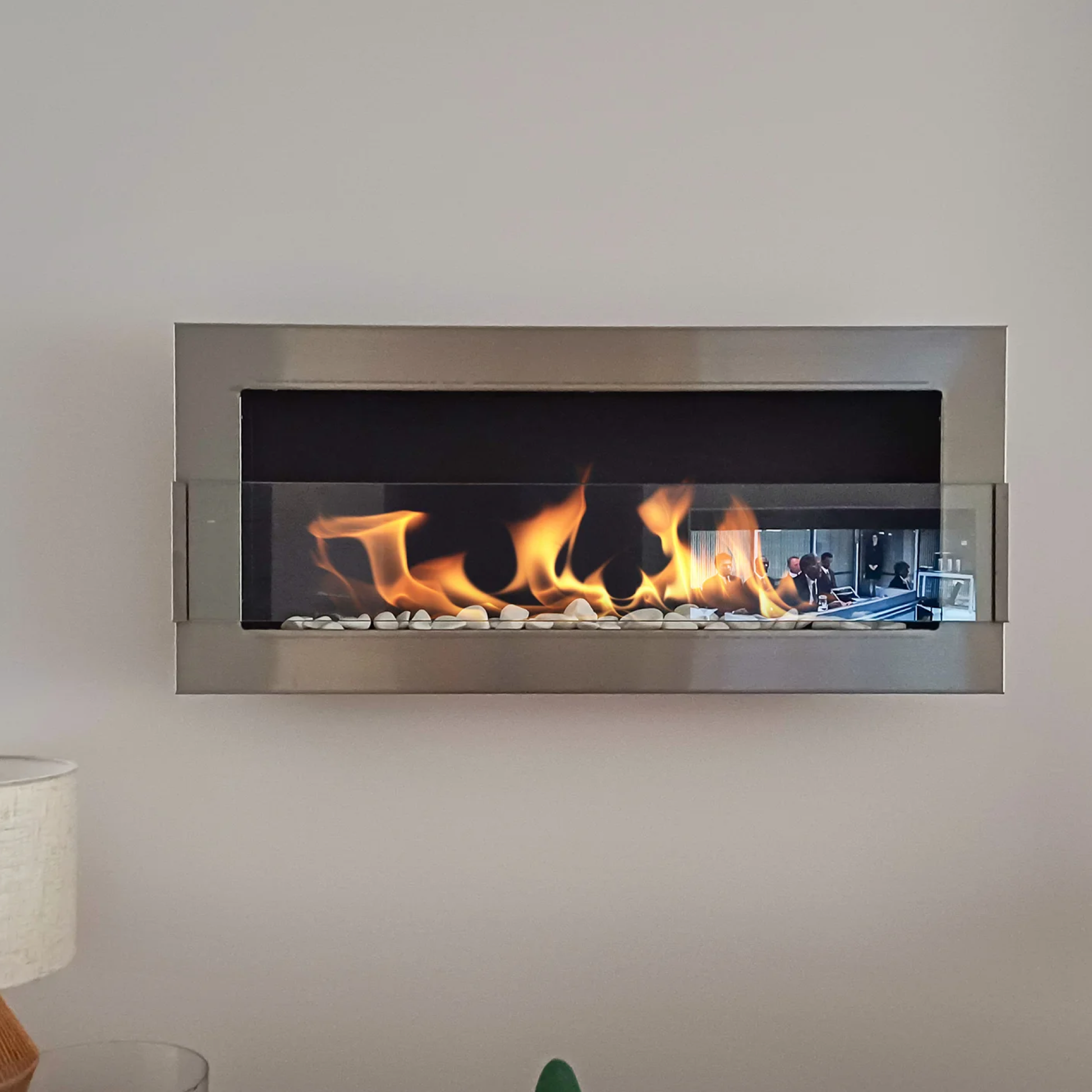Væghængt biopejs 900x400 med glas - inox – detaljebillede